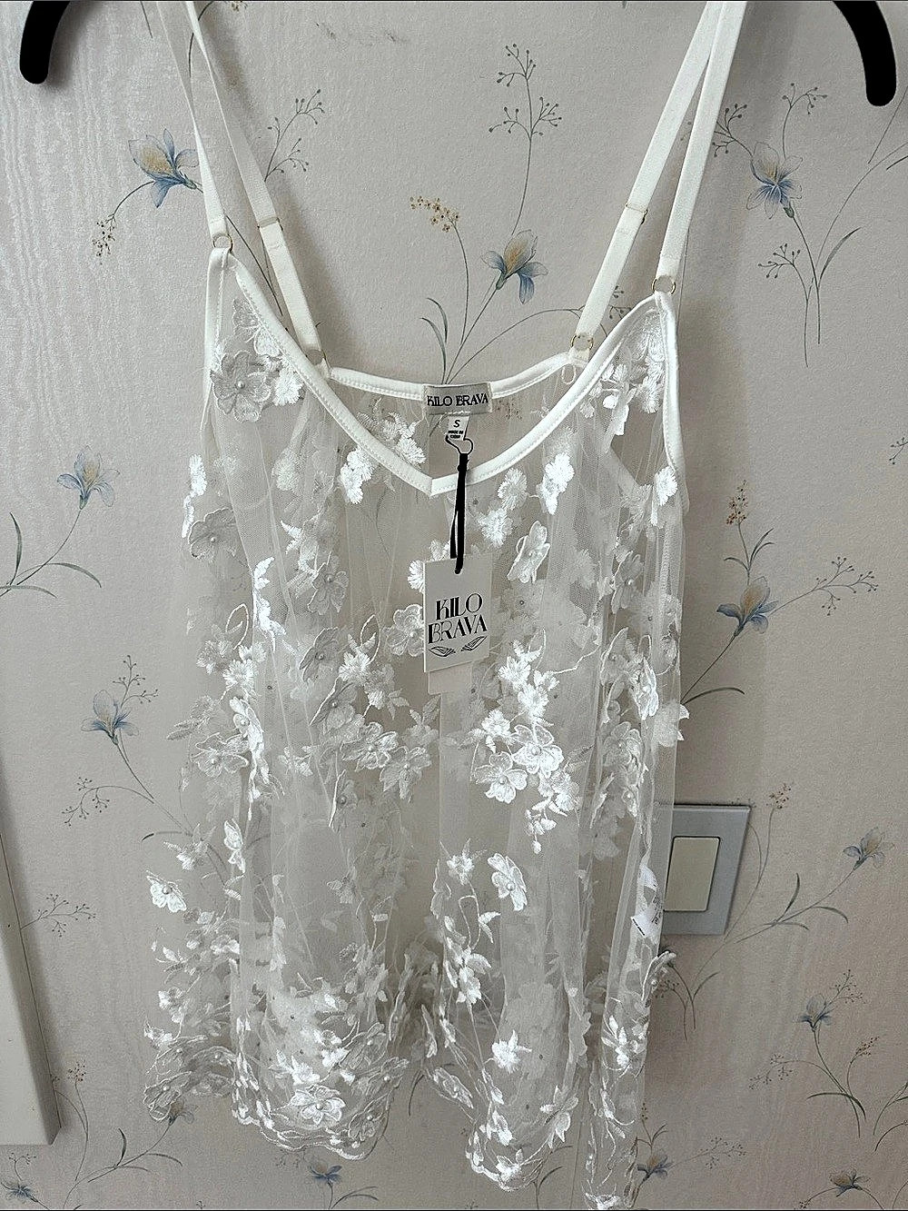 KILO BRAVA Embroidered Mini Slip Floral Lace Camisole White Small